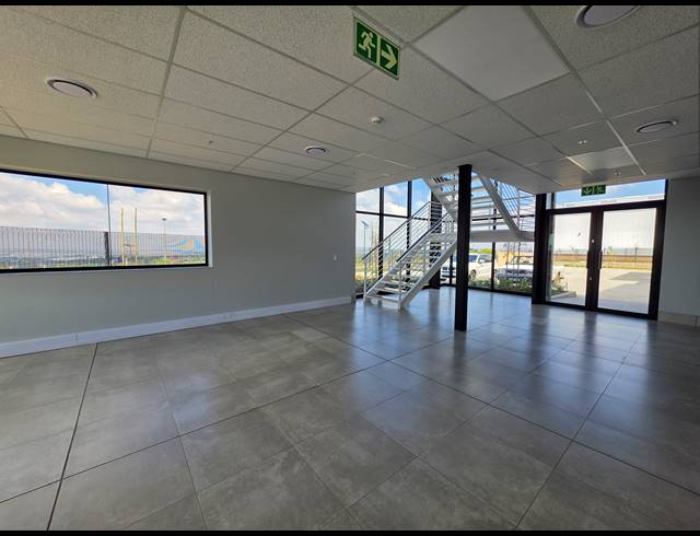 3,107M² WAREHOUSE TO LET IN AIRPORT PARK